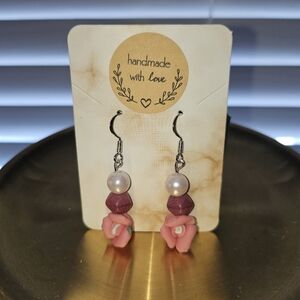Cute rose and pearl earrings ✨️